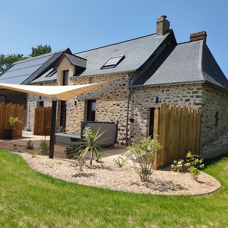 La Douce Halte - Gites Avec Spa Ou Sauna Saint-Ouen-Des-Toits Esterno foto