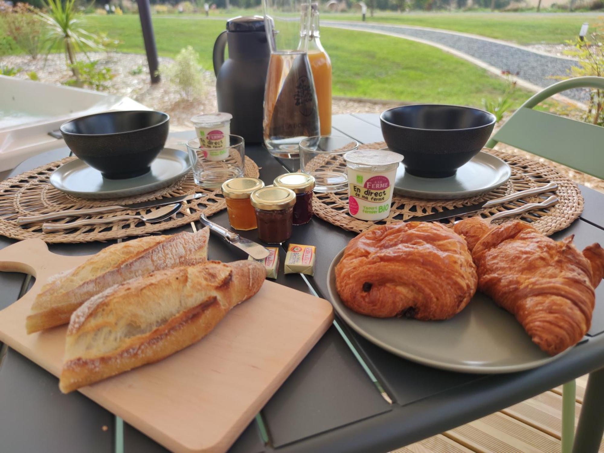 La Douce Halte - Gites Avec Spa Ou Sauna Saint-Ouen-Des-Toits Esterno foto